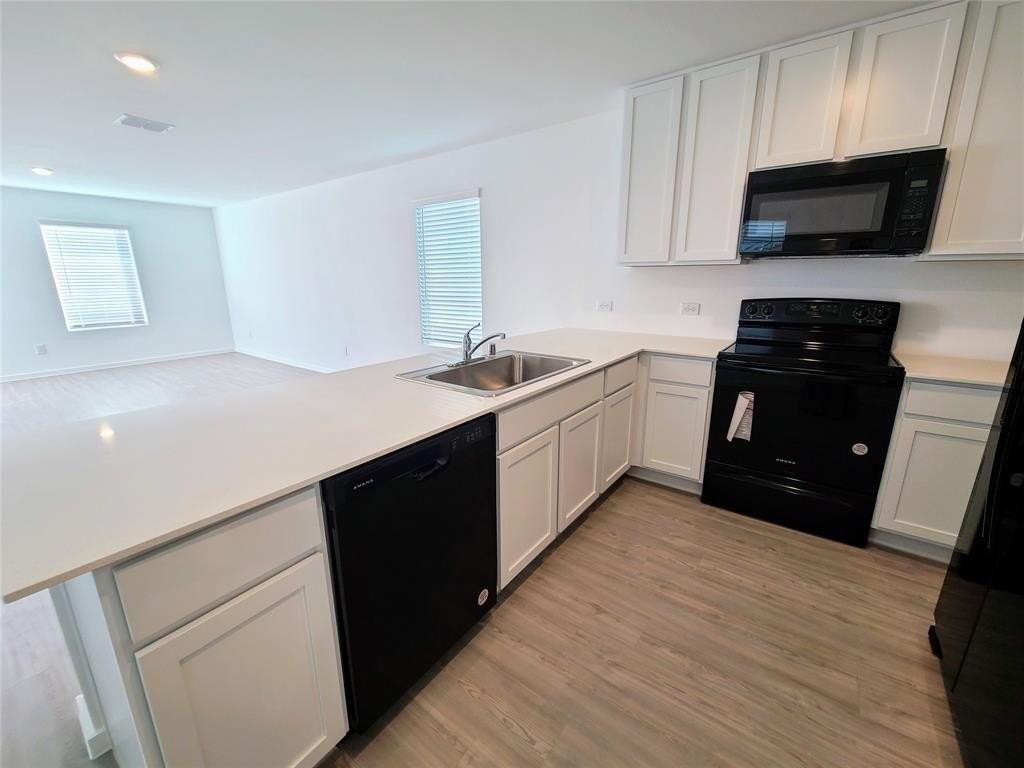 919 Blue Heron Dr - Photo 4 of 26