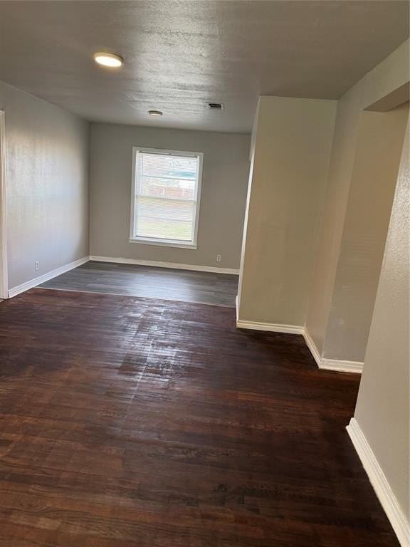 714 Westway St - Photo 3 of 9