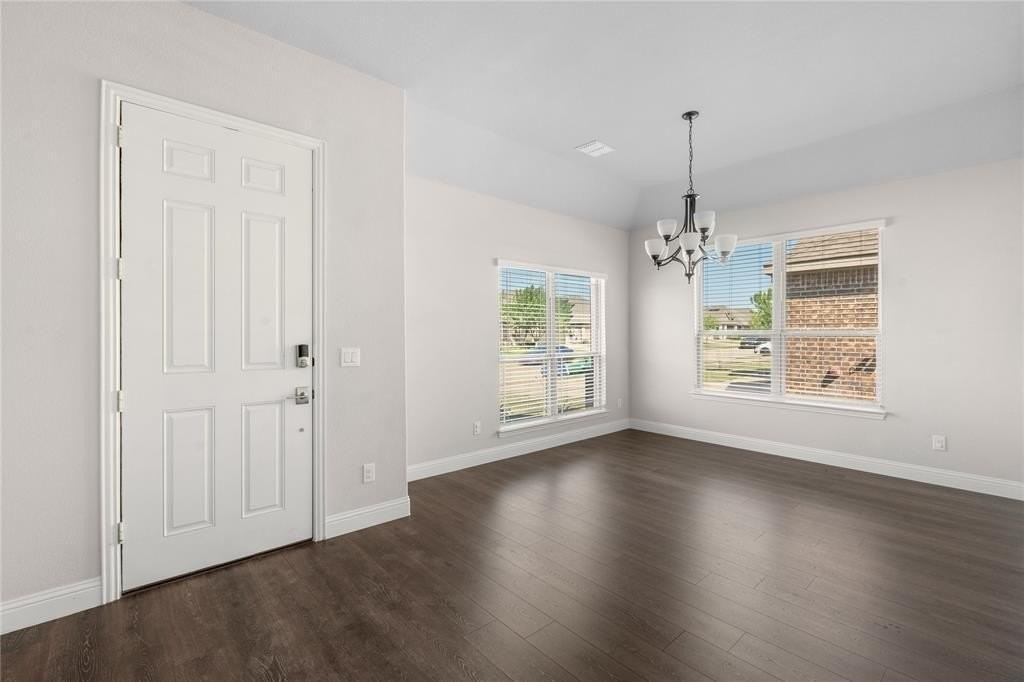 214 Garden Grove Dr - Photo 4 of 27