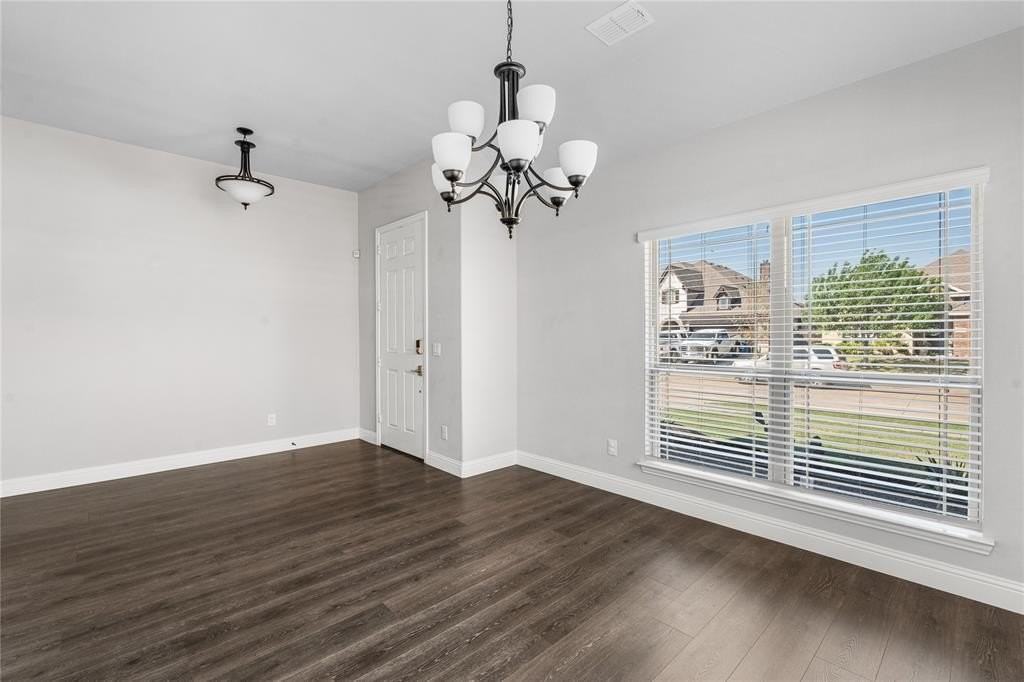 214 Garden Grove Dr - Photo 5 of 27