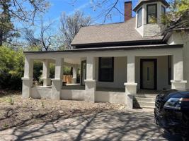 featured image of 402 S Pearl St