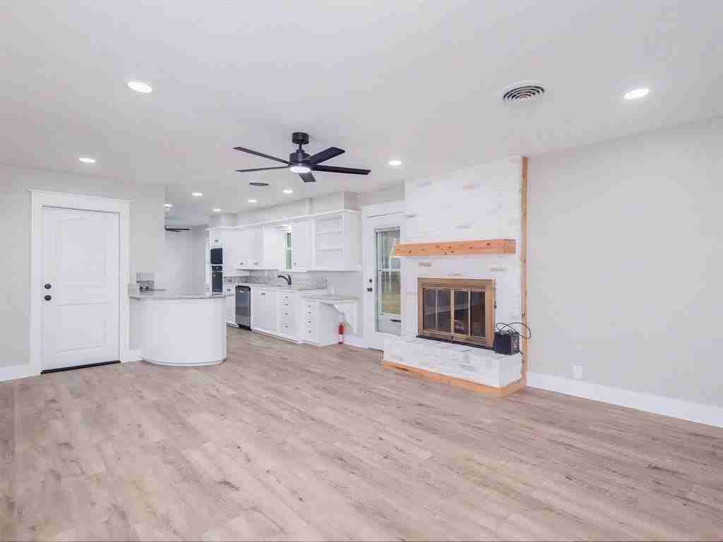 2008 10th St - Photo 6 of 39