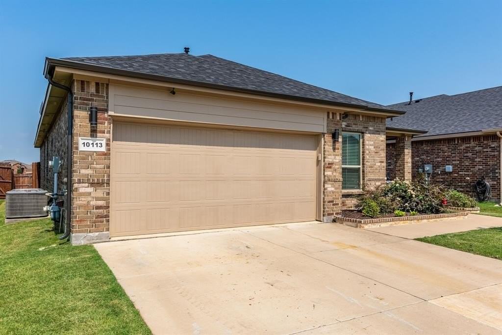 10113 Saltbrush St - Photo 3 of 30