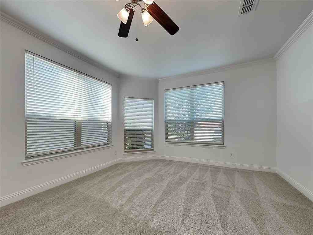 2065 Pontchartrain Dr - Photo 4 of 18