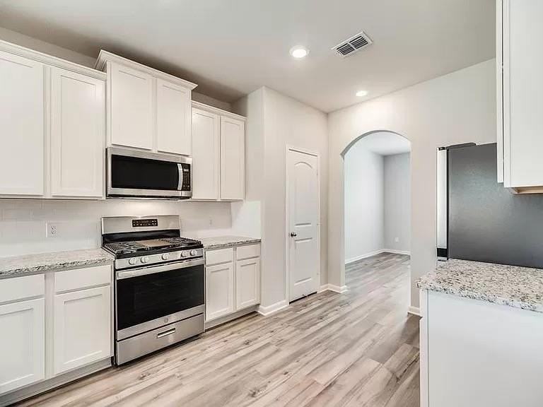 629 Harbor Oaks Dr - Photo 3 of 16