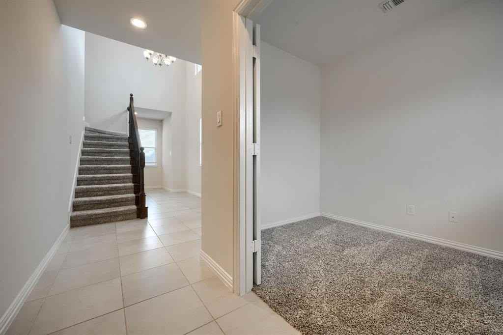 237 Teakwood Dr - Photo 3 of 30