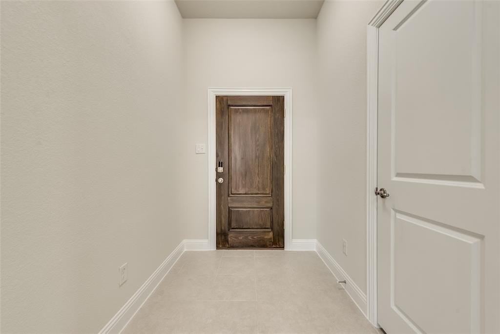 6113 Brunswick Dr - Photo 4 of 24