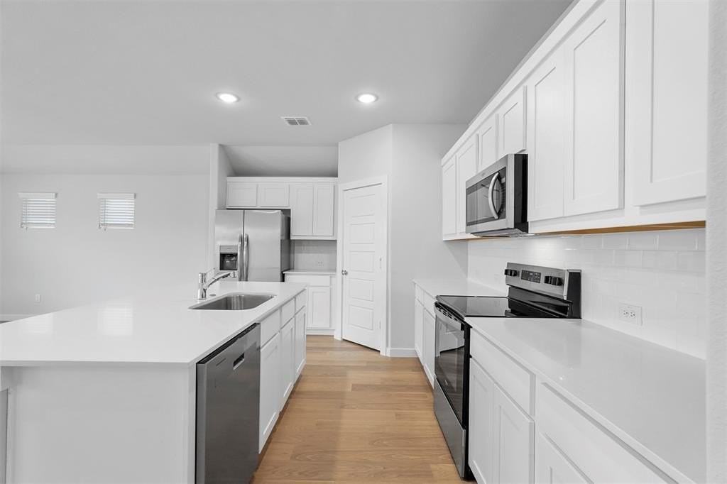 350 Arcane St - Photo 4 of 21