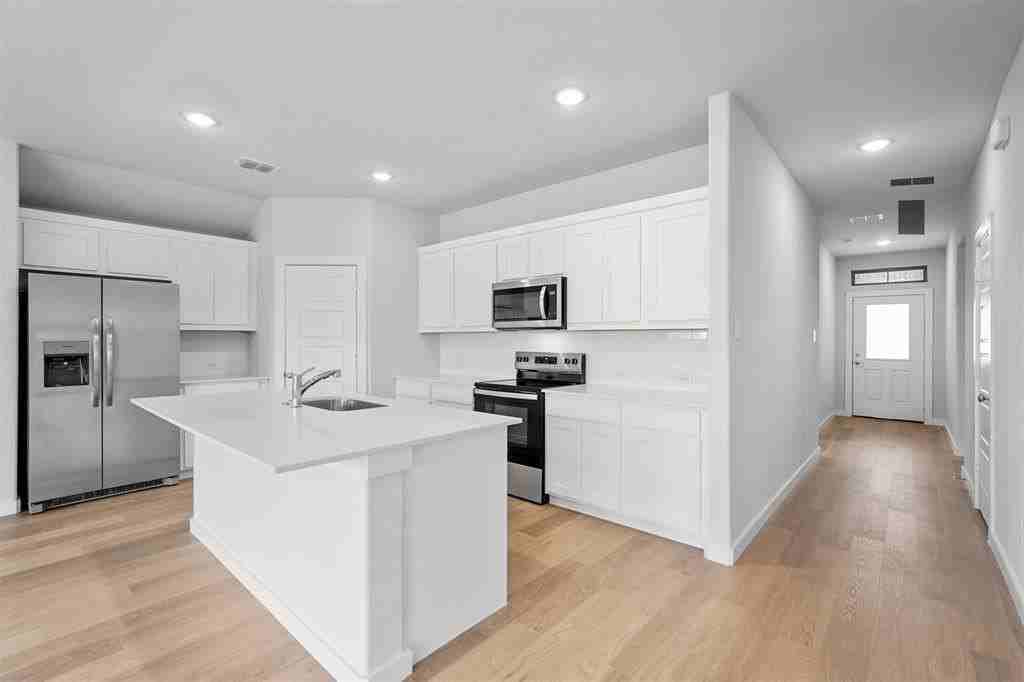 350 Arcane St - Photo 5 of 21