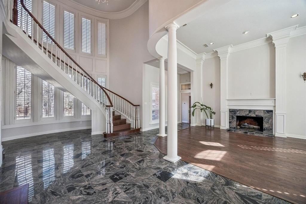 2900 Creek View Dr - Photo 4 of 39