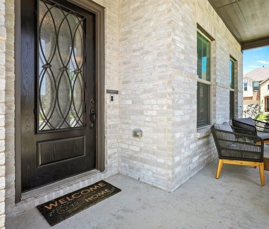 638 Taylor Dr - Photo 2 of 26