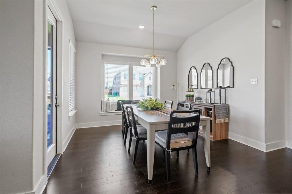 638 Taylor Dr - Photo 7 of 26