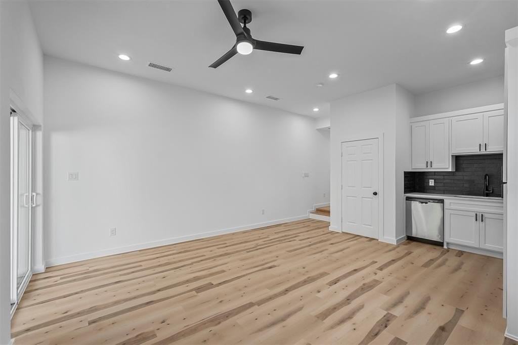 3412 Marshall St #A - Photo 3 of 19