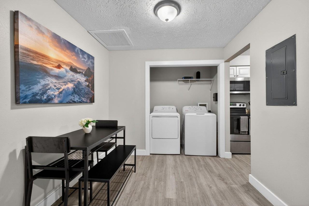 Phillips St - Photo 7 of 23