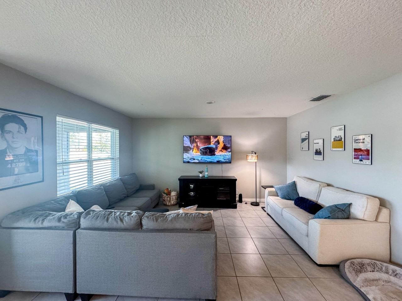 Bellknoll Ln - Photo 3 of 8