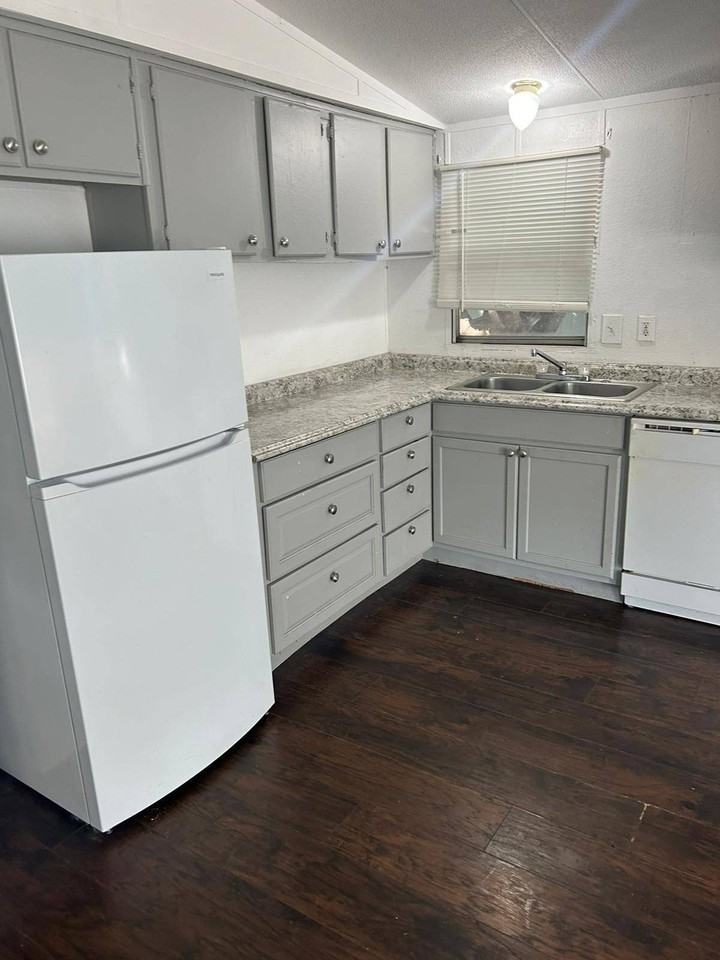 201 S Preston Rd #24 - Photo 3 of 13