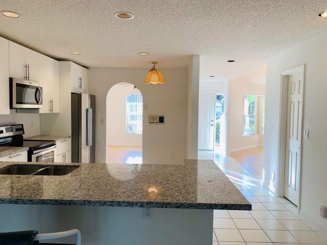 2444 Stonegate Dr - Photo 5 of 11