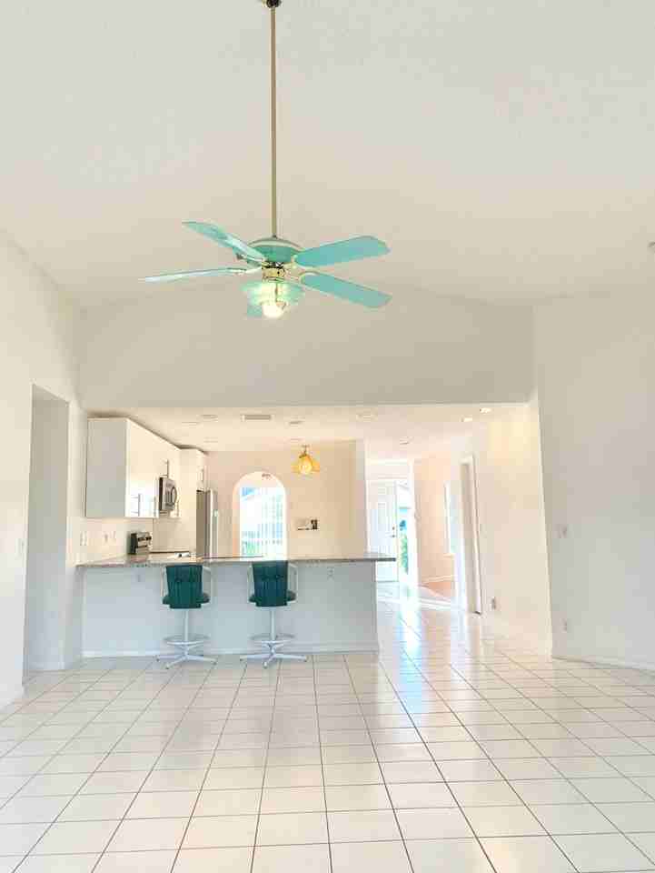 2444 Stonegate Dr - Photo 6 of 11