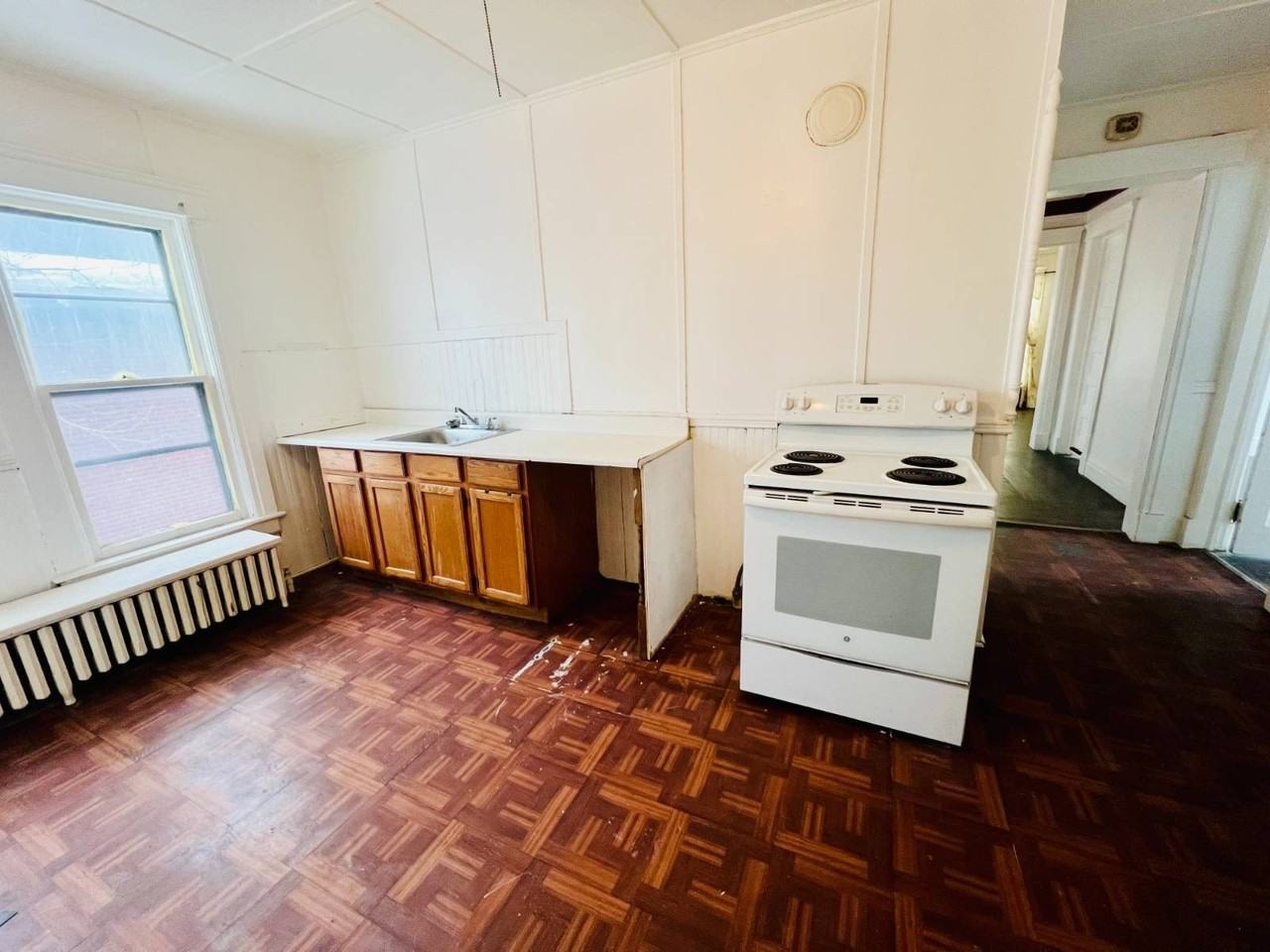 163 Market St - Photo 4 of 16