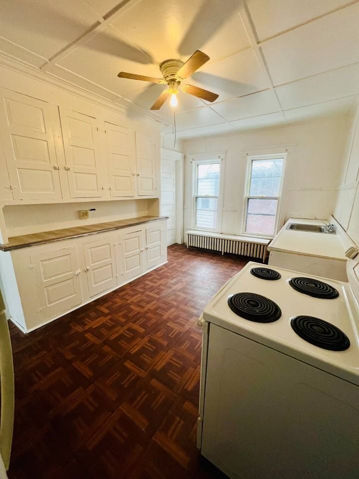 163 Market St - Photo 5 of 16