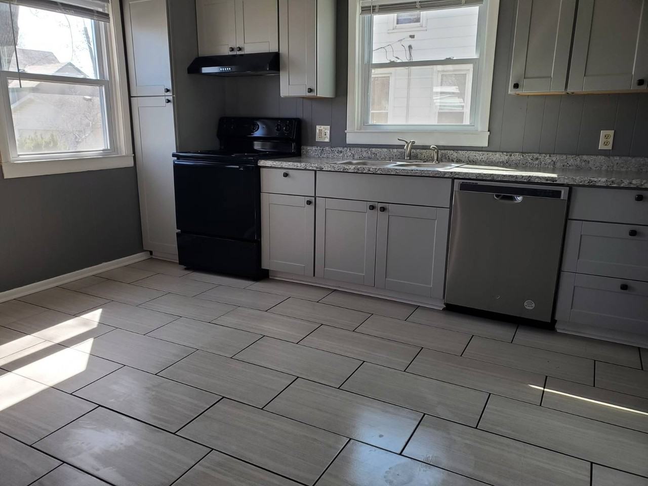 2104 5th St - Photo 2 of 7