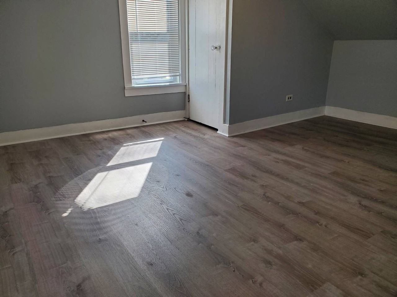 2104 5th St - Photo 6 of 7