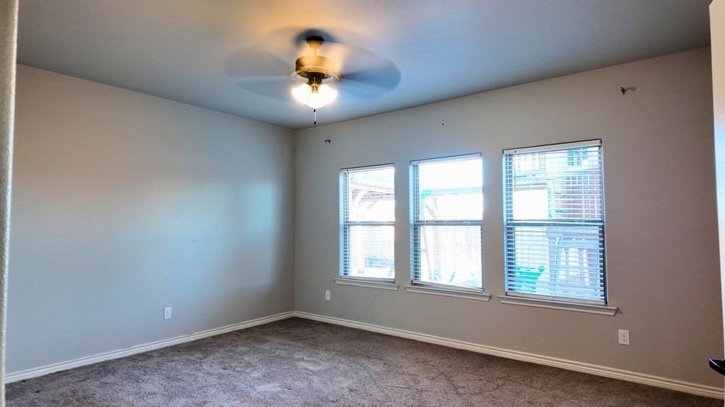 5704 Winchester Ave - Photo 7 of 17