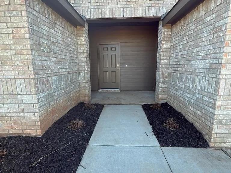 2924 Firefly Dr - Photo 4 of 17