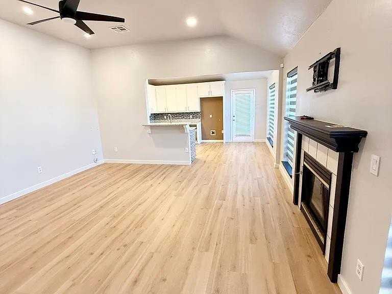 6003 Fox Run Way - Photo 4 of 20