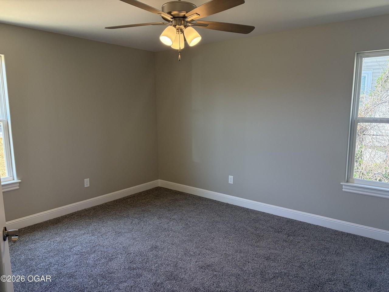 1918 S Moffet Ave - Photo 3 of 8