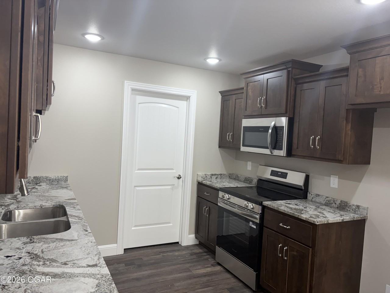 1918 S Moffet Ave - Photo 4 of 8