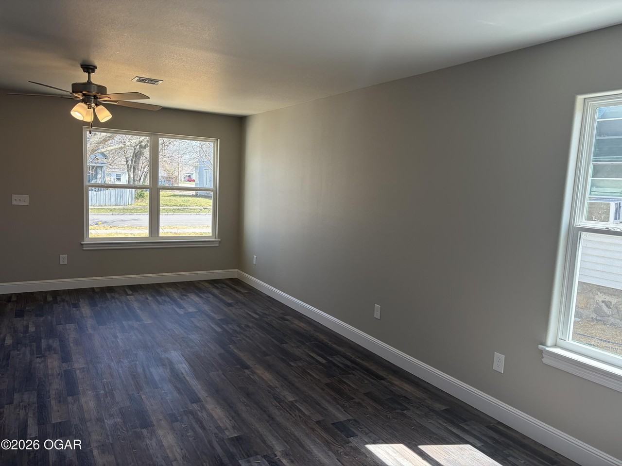 1918 S Moffet Ave - Photo 6 of 8