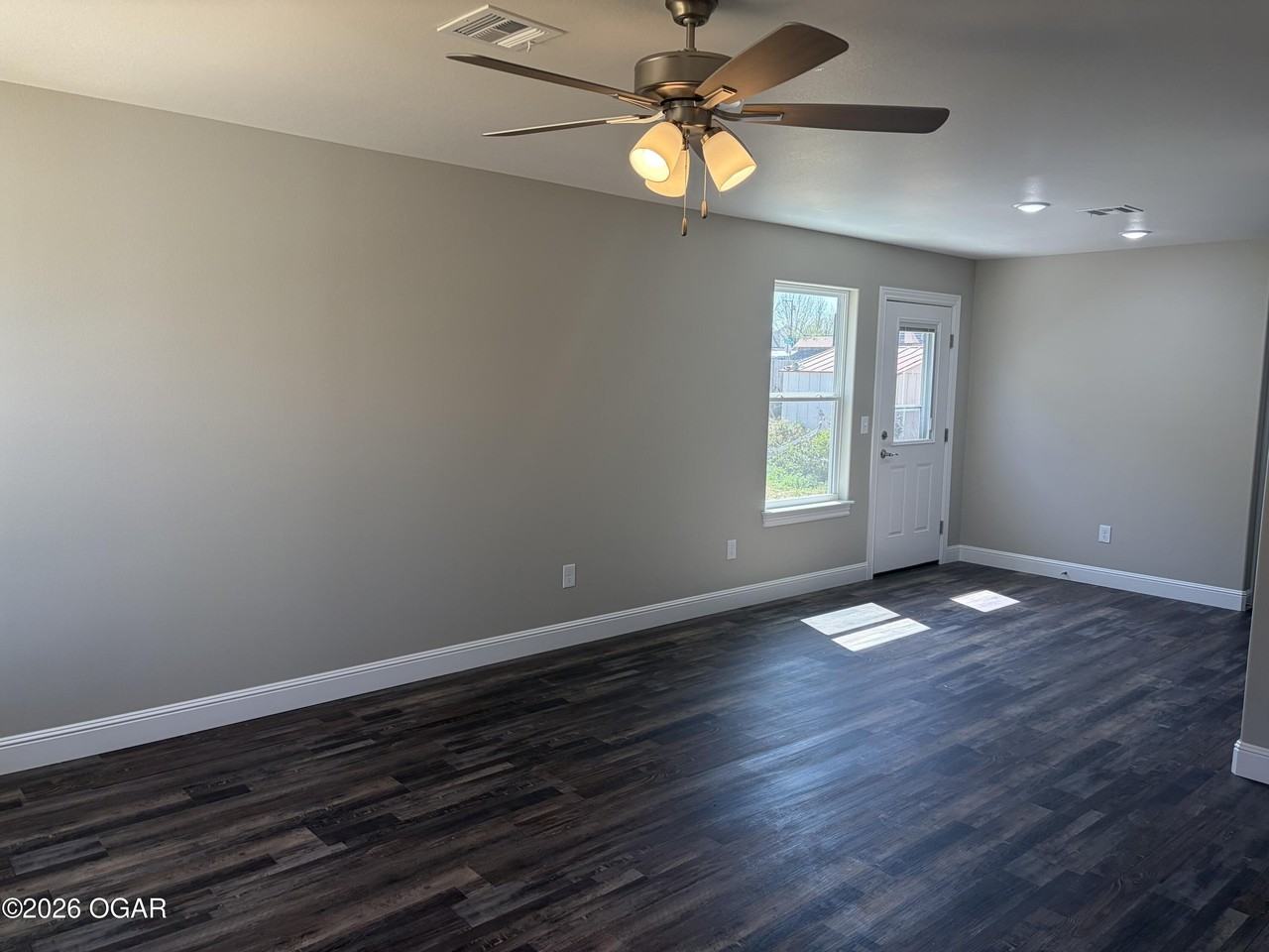 1918 S Moffet Ave - Photo 7 of 8