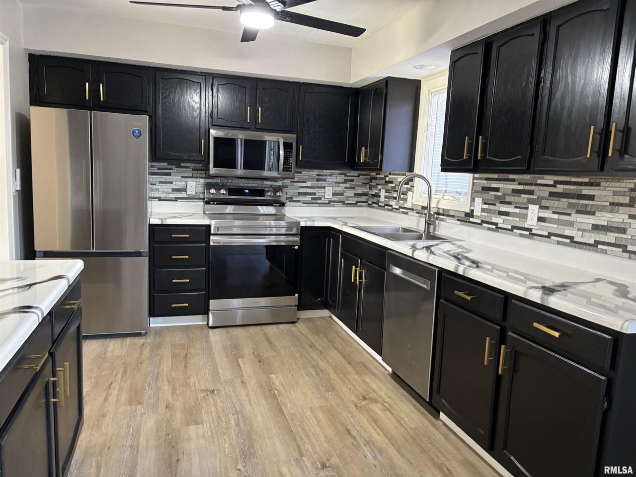 3326 Jennings Dr - Photo 4 of 21