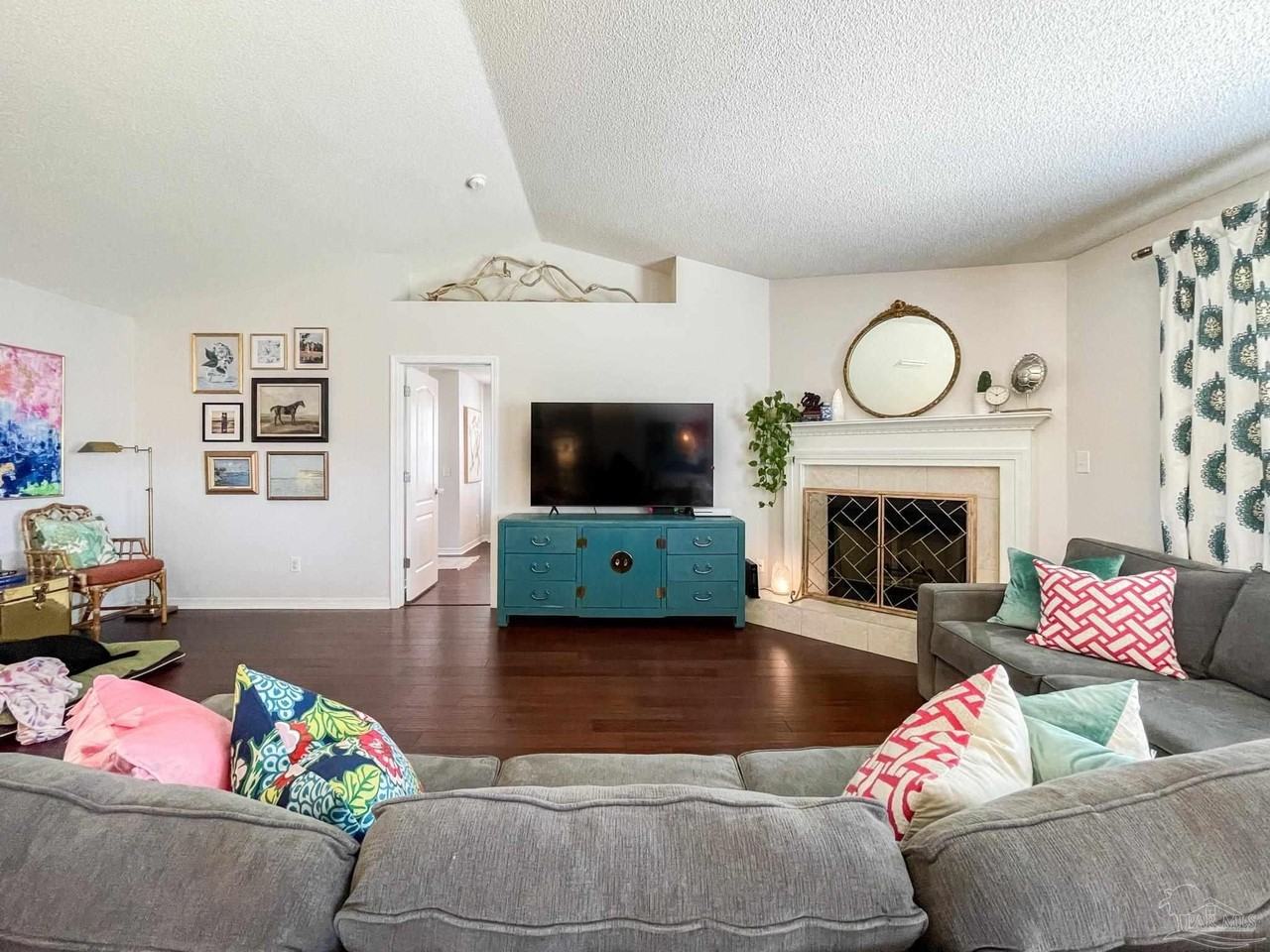 1216 Benning Pl - Photo 6 of 41