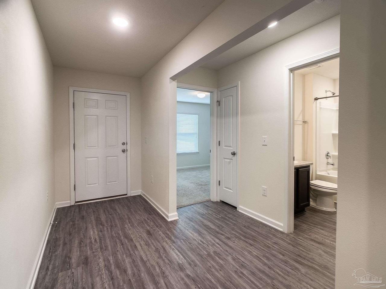 5760 Blackhorse Cir - Photo 3 of 36