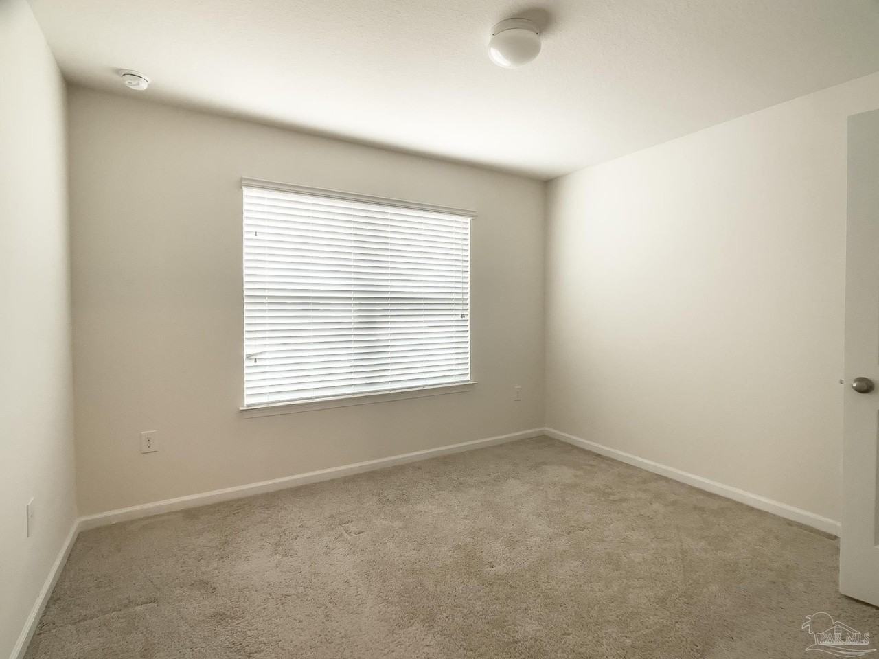 5760 Blackhorse Cir - Photo 4 of 36