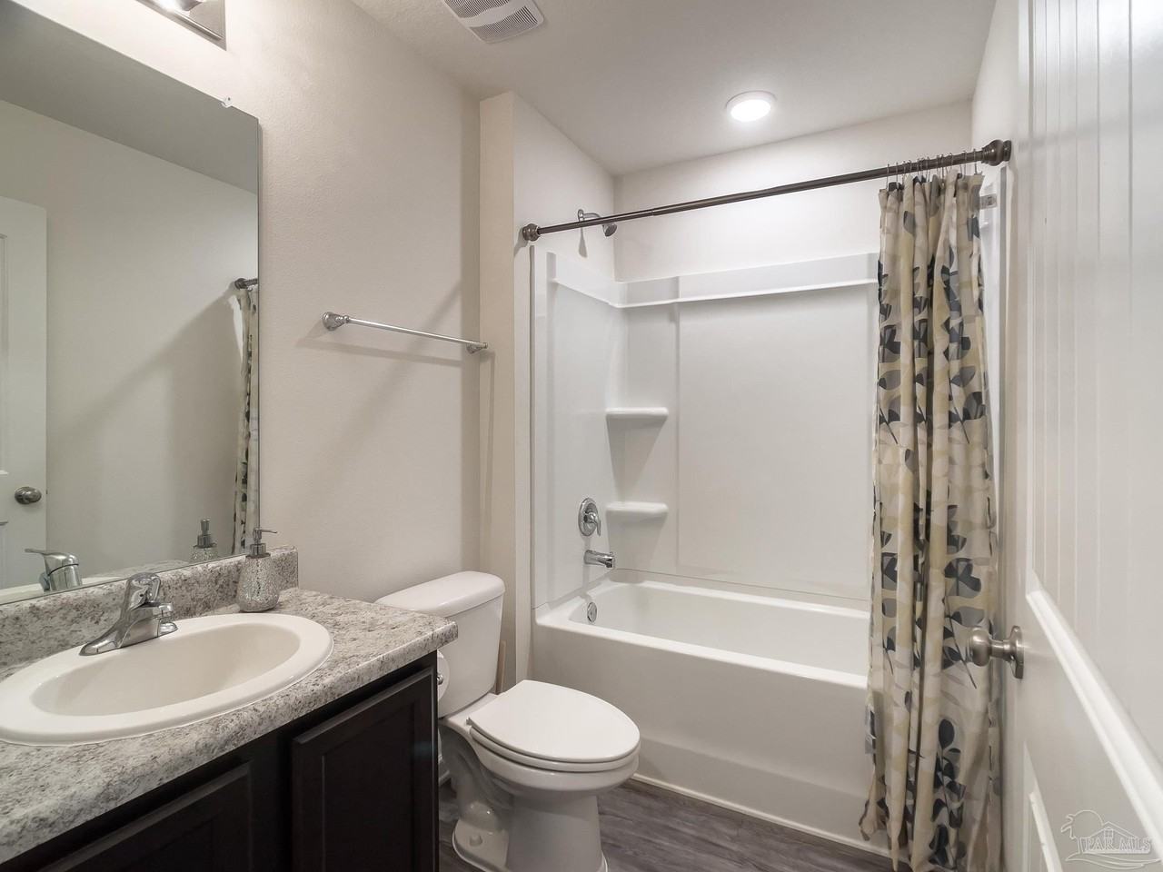 5760 Blackhorse Cir - Photo 7 of 36