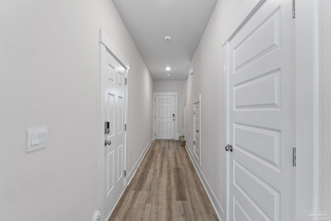 9483 Nature Creek Cir - Photo 4 of 34