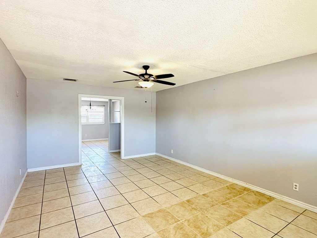 2812 Mariana Ave - Photo 3 of 30