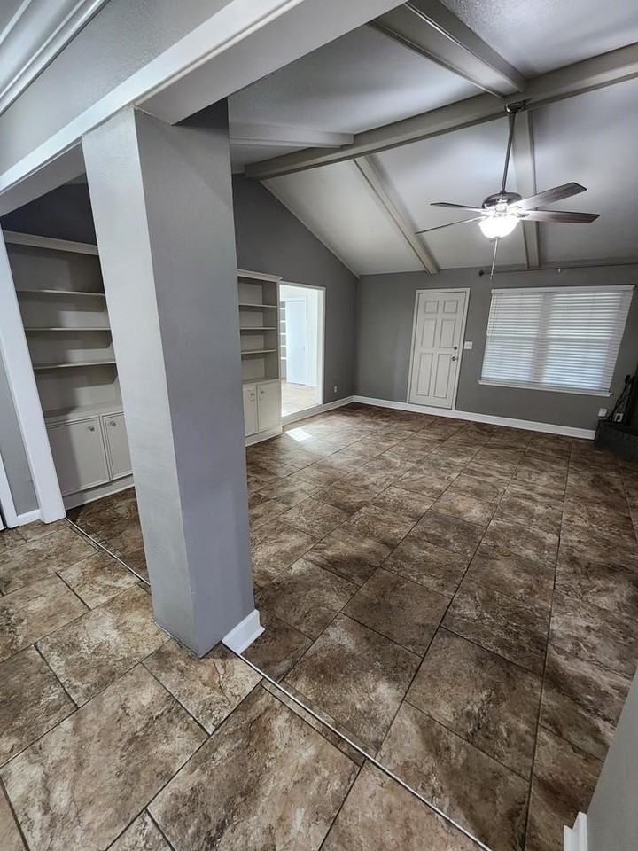 2801 Exeter Ave - Photo 4 of 40