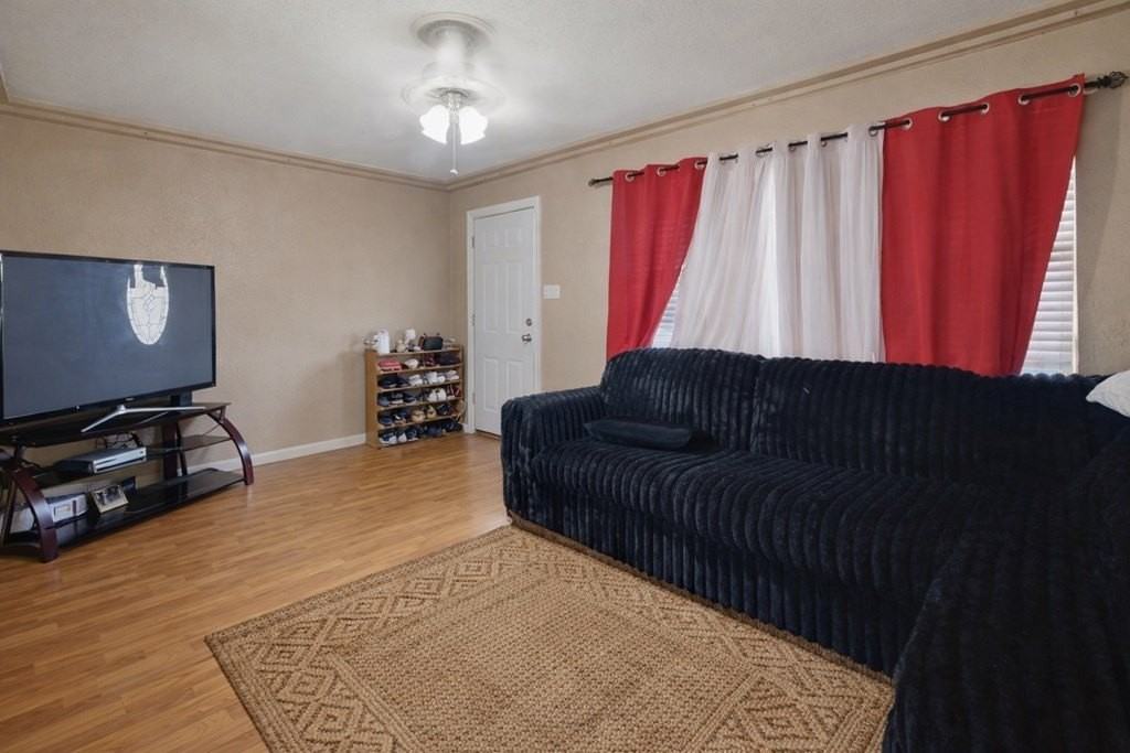 4209 Harlowe Dr - Photo 3 of 19