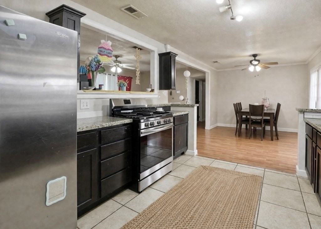 4209 Harlowe Dr - Photo 6 of 19