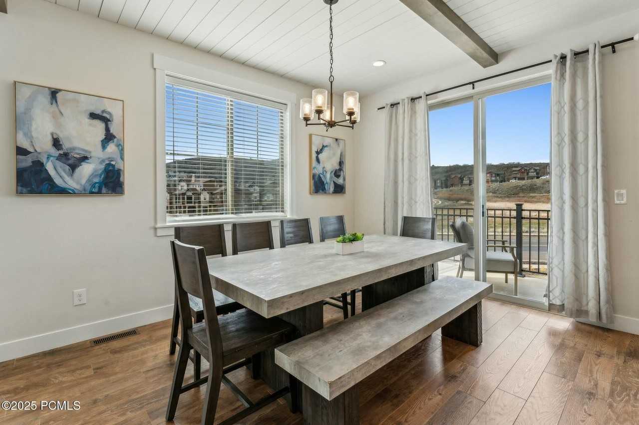 1021 W Wasatch Spring Rd - Photo 4 of 32