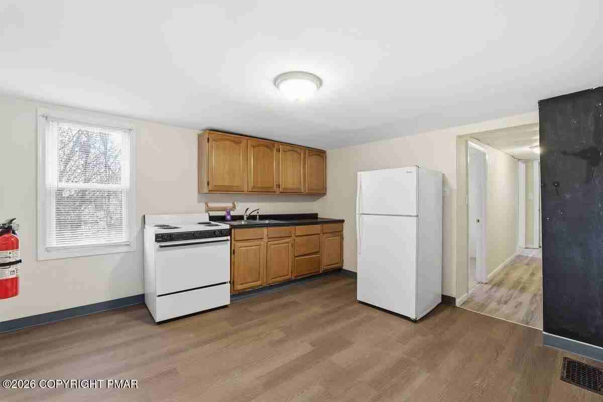 515 Breck St Rear 2nd #2ndFL - Photo 5 of 14