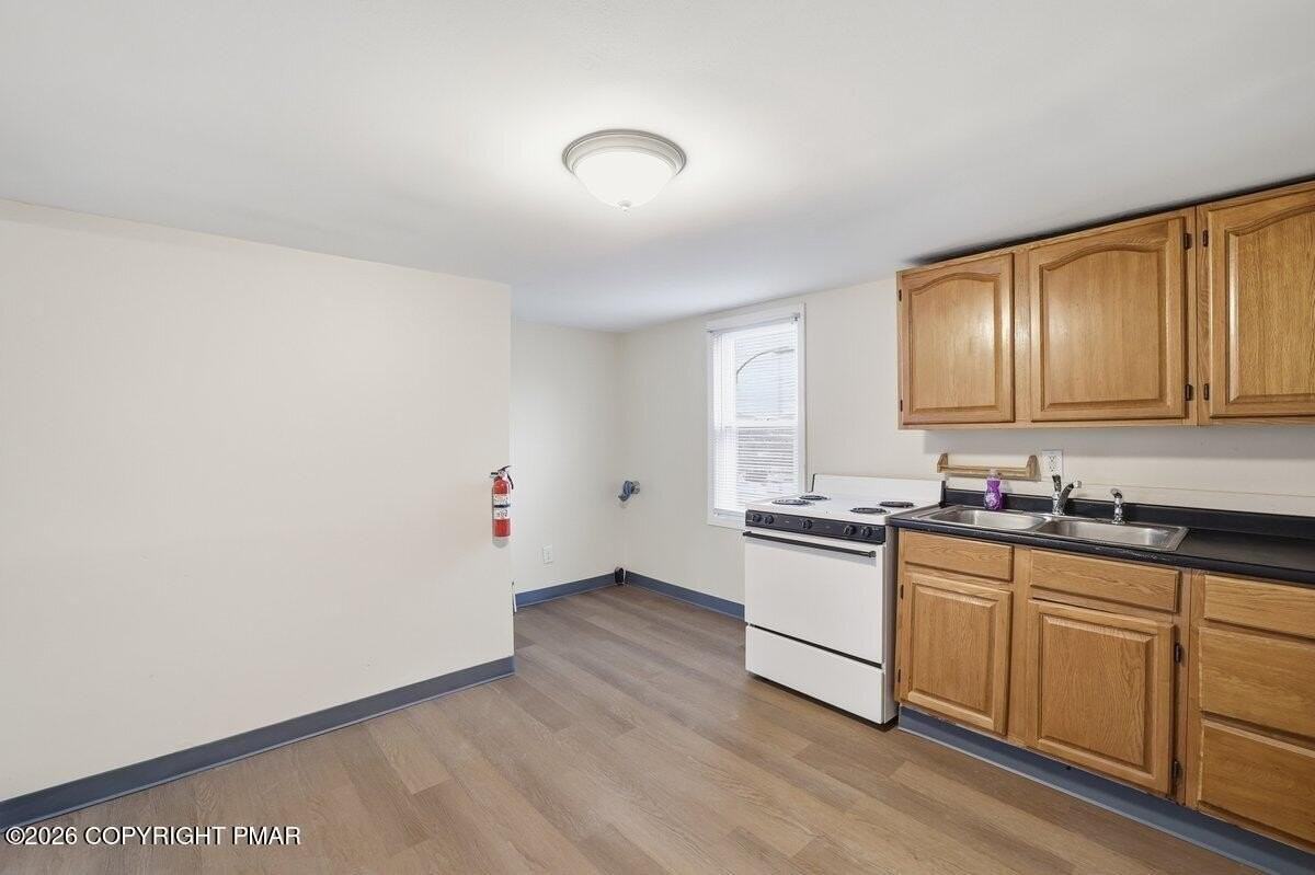 515 Breck St Rear 2nd #2ndFL - Photo 7 of 14