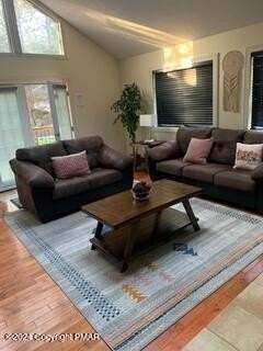 112 Messerle Ct - Photo 3 of 33