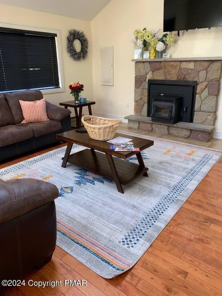 112 Messerle Ct - Photo 7 of 33