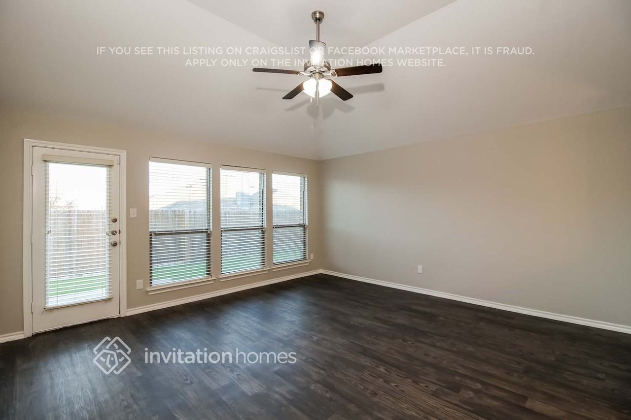 413 Windridge Dr - Photo 2 of 14