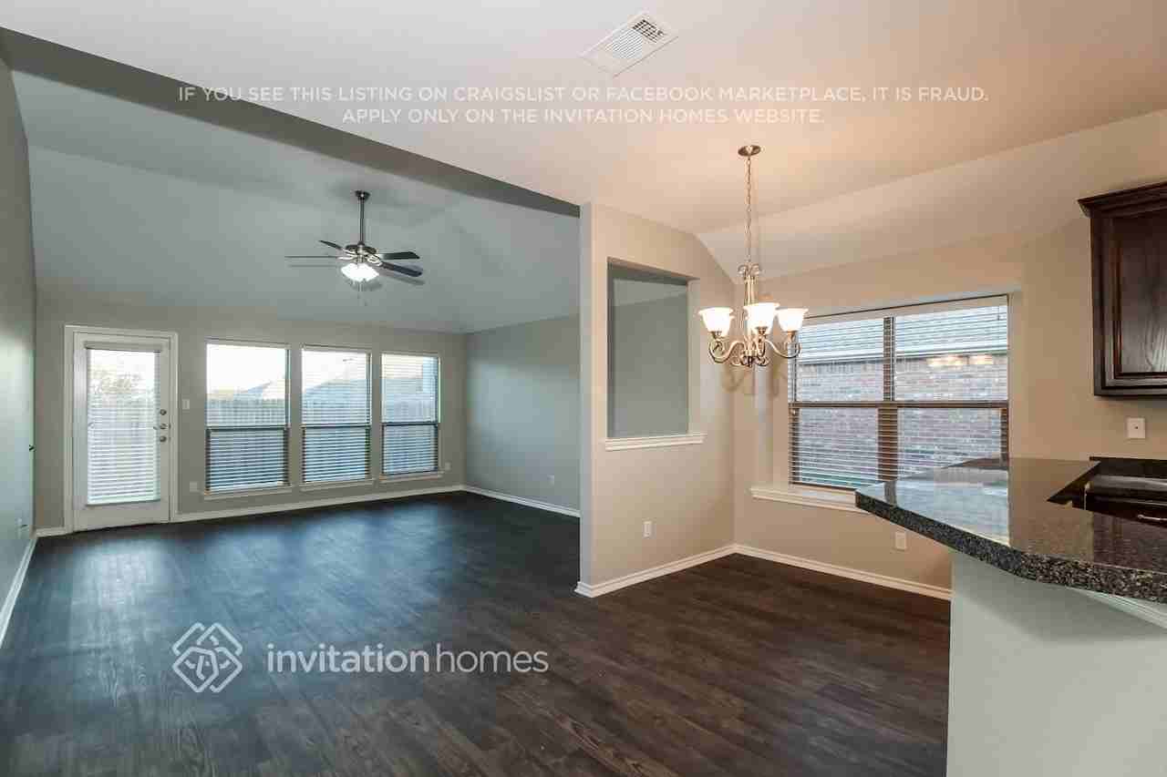 413 Windridge Dr - Photo 4 of 14